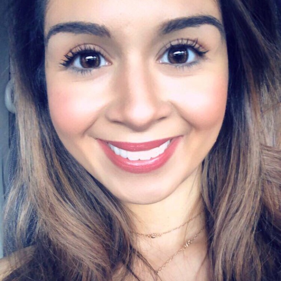 Meet your Posher, Rosalinda - Picture 1 of 1